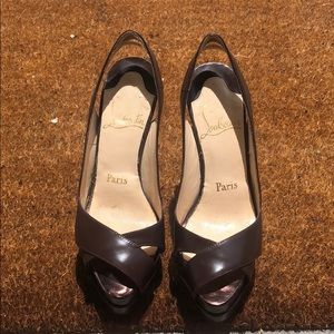 Christian Louboutin Braun Platform open toe shoes